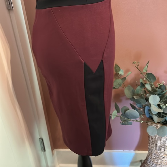 La Pina David Helwani Burgundy body con Peek-a-boo XS Sleeveless Sheath Dress - Picture 6 of 15